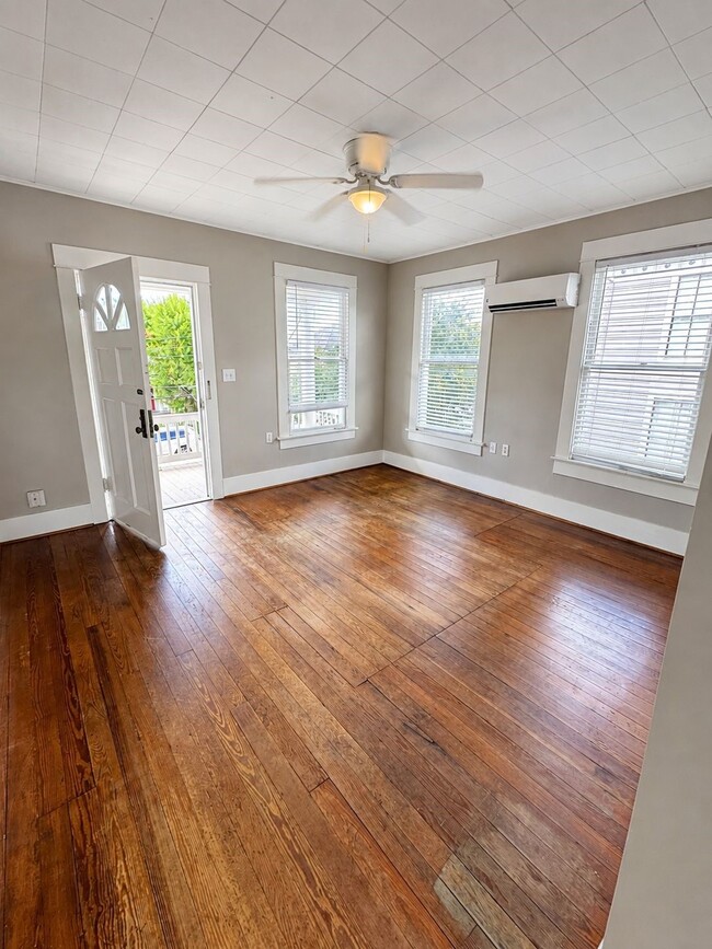 Building Photo - 3012 Avenue O 1/2 Unit Up