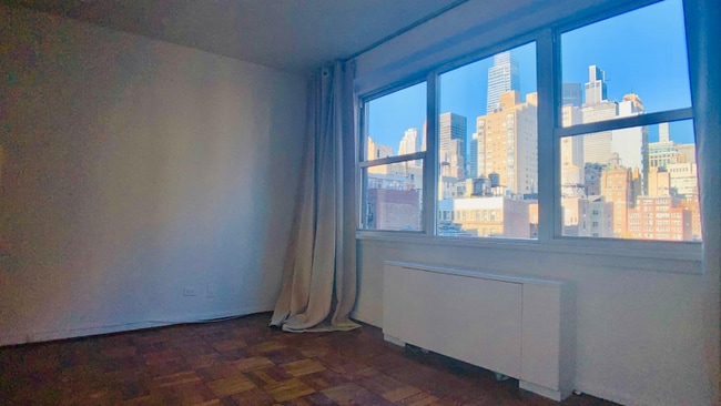 Photo - 155 E 34th St Unit 11C