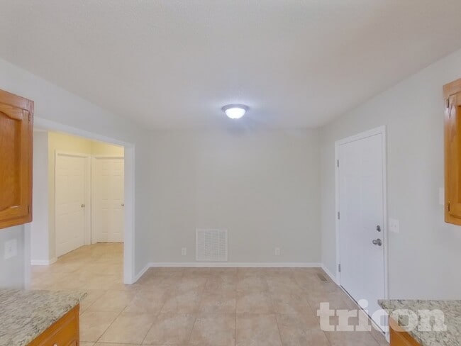 Photo - 1135 Mahogany Trail