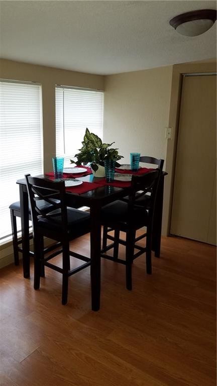 Photo - 756 N Barton Ave