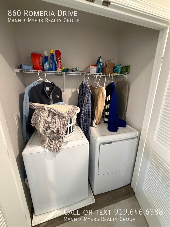 Photo - 860 Romeria Dr