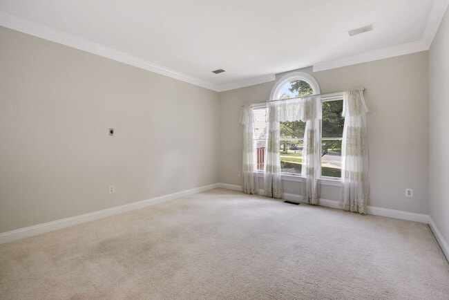 Photo - 3 Bed 2 Full Bath 2 Half Bath - Silver Spring Colonial - Military clause supported