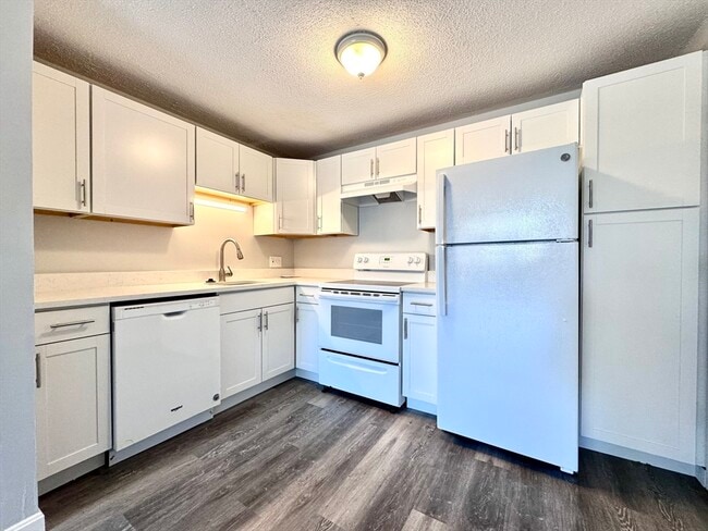 Building Photo - 130 North St Unit 5