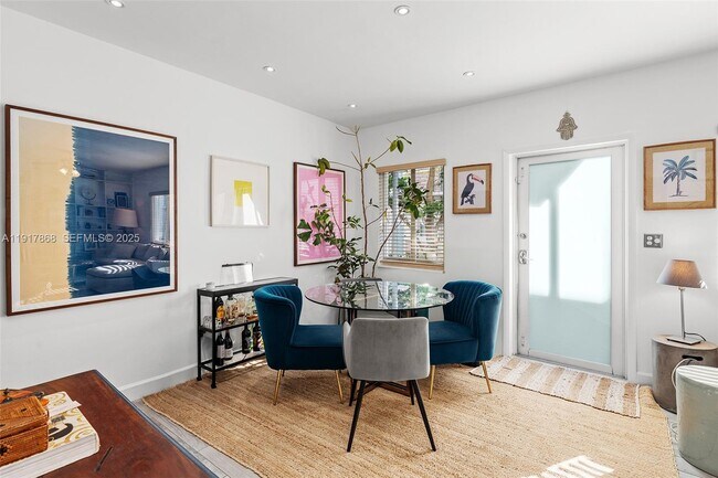 Photo - 1120 Venetian Way Unit 1D