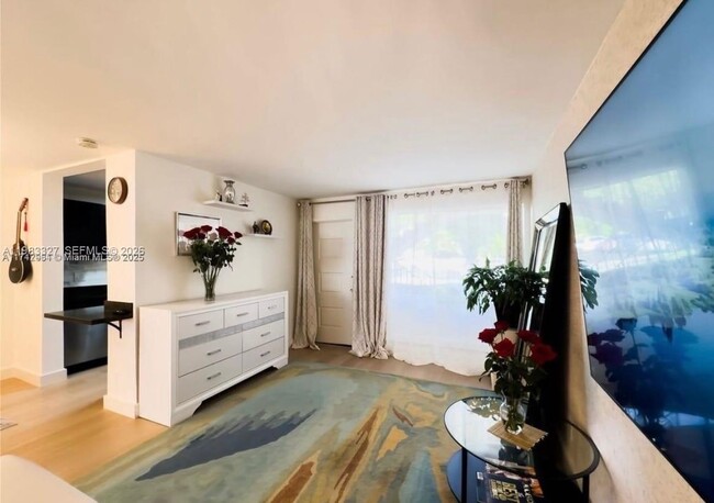 Photo - 1120 NE 10th St Unit 2