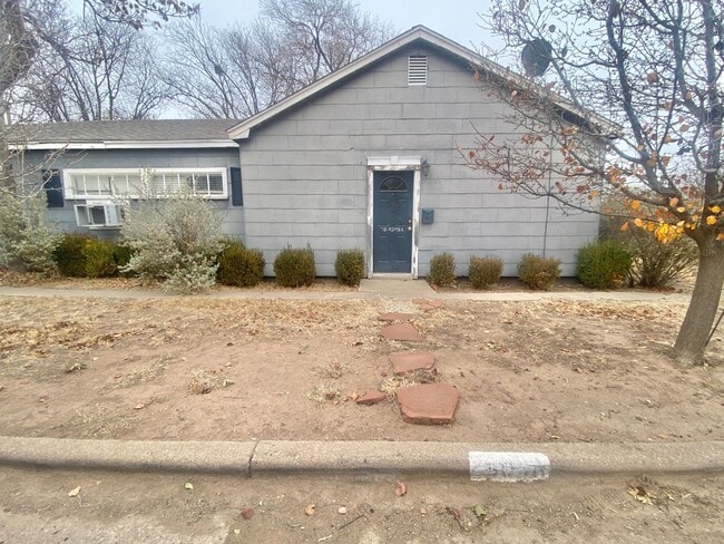 Building Photo - 2509 Knoxville Ave Unit 2509 Knoxville Ave. - A