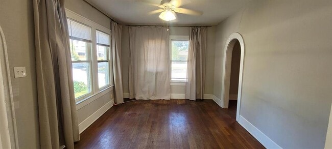 Photo - 4405 Red River St