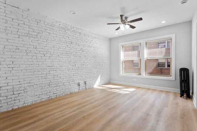 Photo - 1633 W Chase Ave Unit 1K