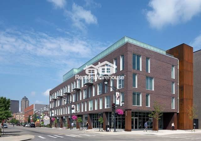 Photo - 350 E Locust St