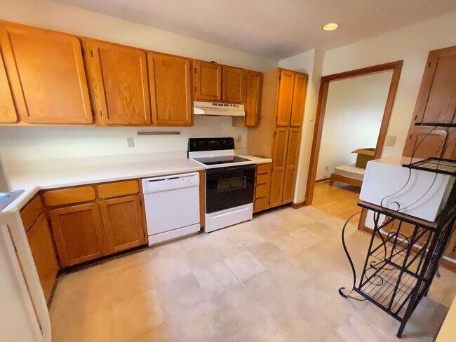 Photo - Lovely, updated 2br in Weatherhill. Great location & Carrboro charm!