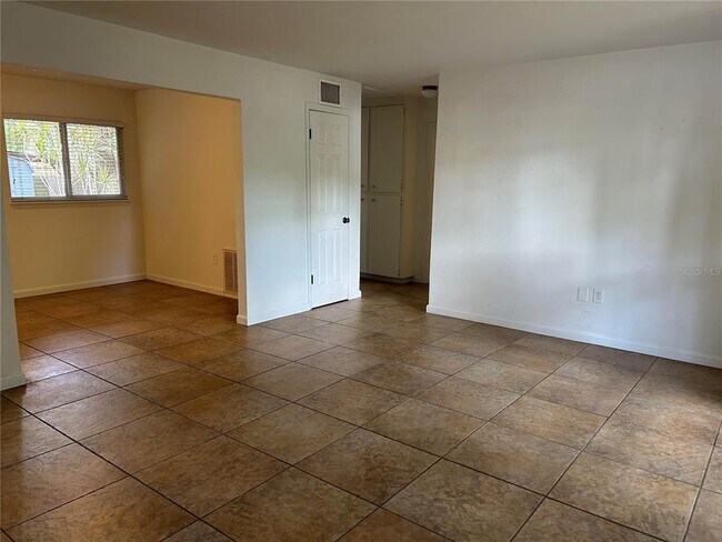 Photo - 2428 Waldemere St