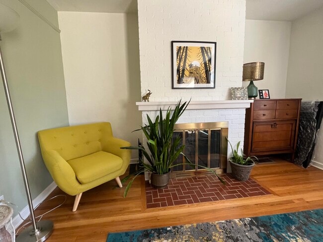 Photo - 732 Loma Vista Dr NE