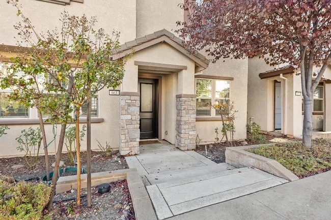 Photo - 663 Addison Ln