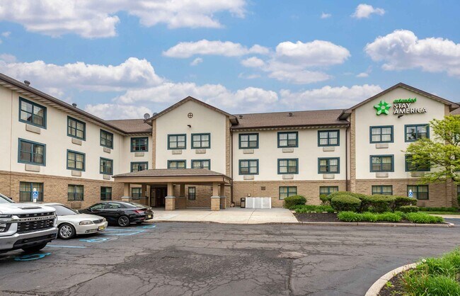 Furnished Studio-Edison - Raritan Center