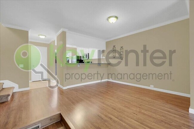 Photo - 2254 Woodside Ln