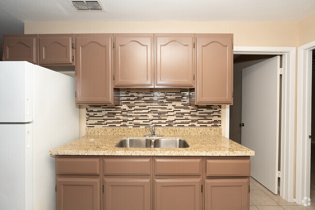 Building Photo - 412 W Aurora Dr Unit 3 Rental