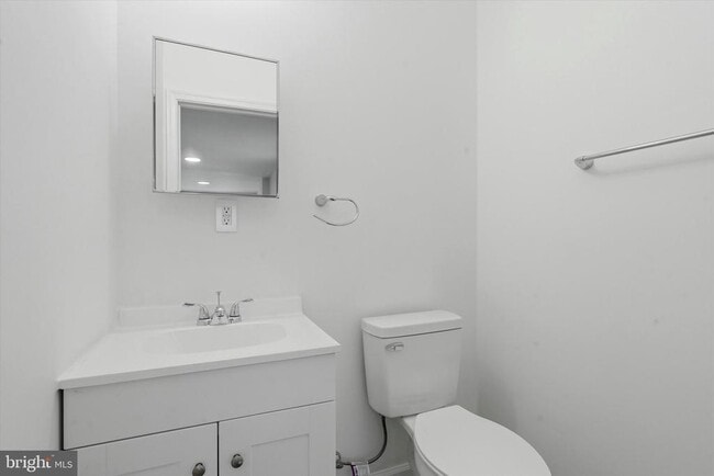 Photo - 2209 W Toronto St