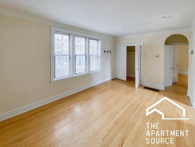 Photo - 3620 N Marshfield Ave Unit 1A