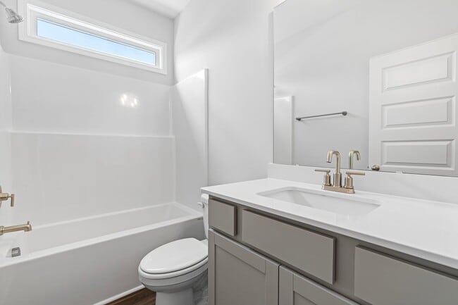 Photo - 3 Bedroom Triplex in Smithfield!