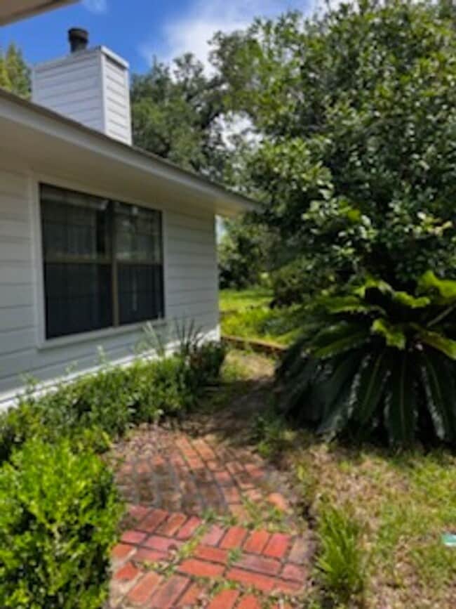 Photo - Classic 3/2 in Marianna w/ Lawn Maintenance & Pest Control Included
