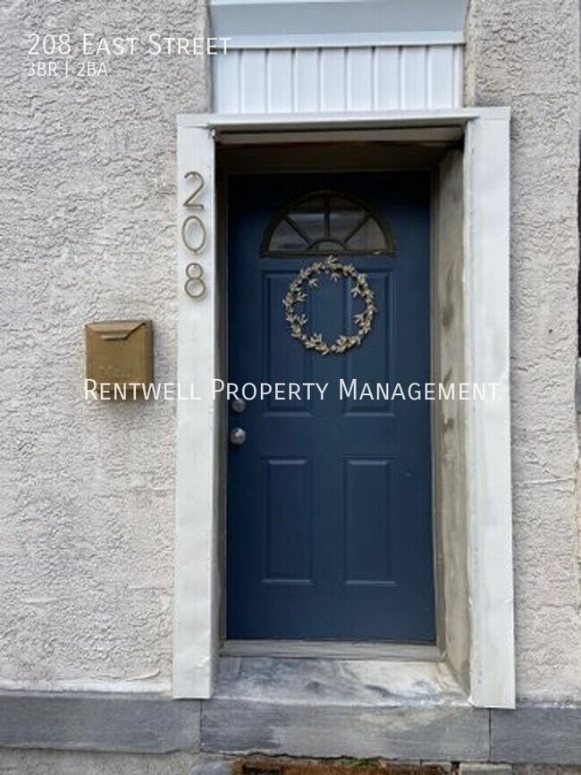 Photo - 208 East St