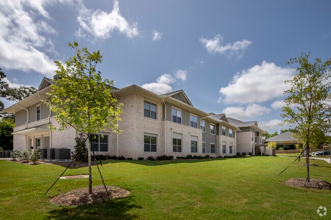 Country Club Estates - Senior Living Center