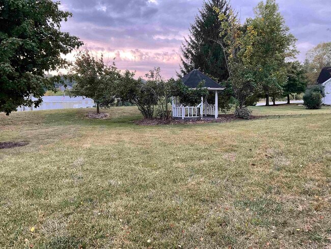 Photo - 10421 Yoder Rd