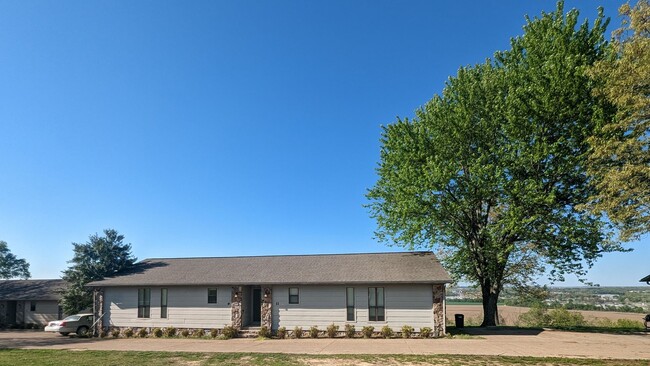 2 Bedroom 2 Bathroom Overlooking the White... - 2 Bedroom 2 Bathroom Overlooking the White... Unidad Apt 3