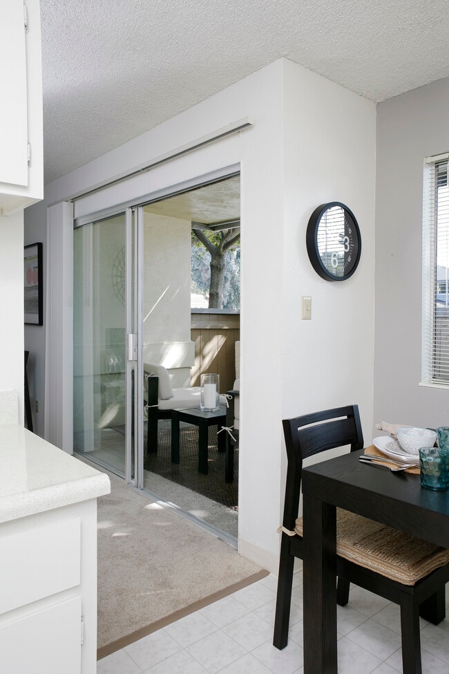 eaves Union City Apartments Union City, CA