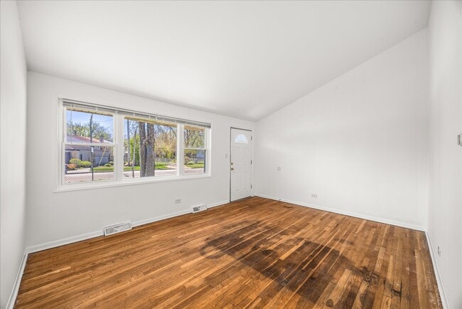 Photo - 13313 S Eberhart Ave