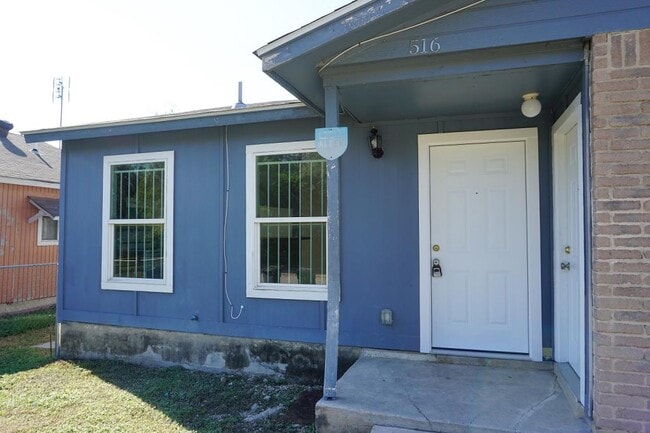Photo - 516 J St