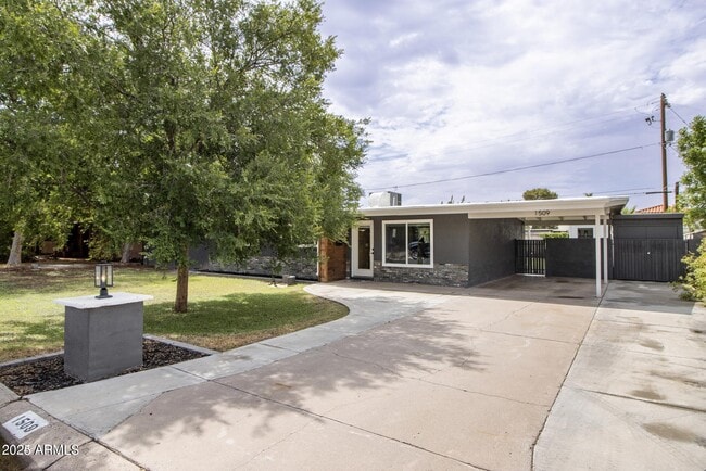 Photo - 1509 E Rancho Dr