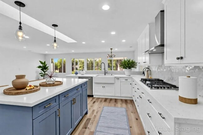 Photo - 5814 Bounty St