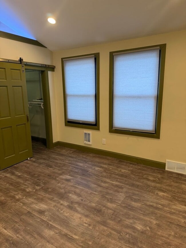 Photo - Flying Hills Townhouse