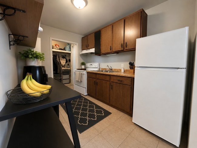 Photo - 406 Barrie St Unit 406-1
