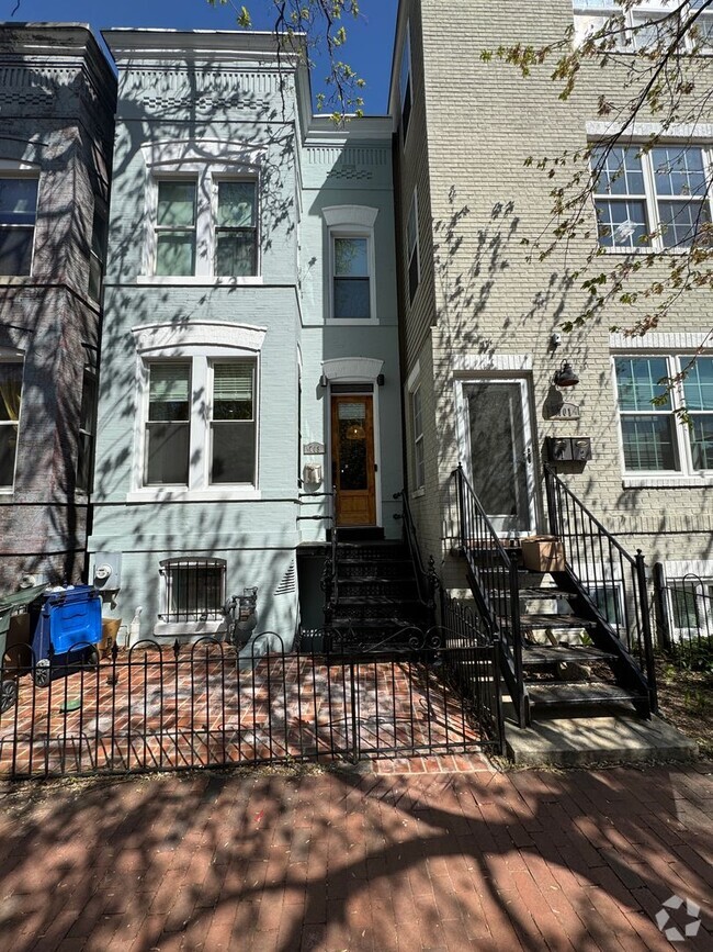 Building Photo - Stunning Three Bedroom H Street Corridor H... Rental