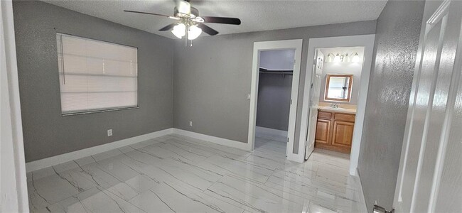 Photo - 606 SE 13th Ct