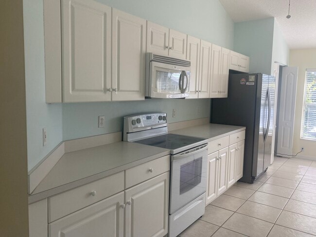 Photo - 1117 Compass Row