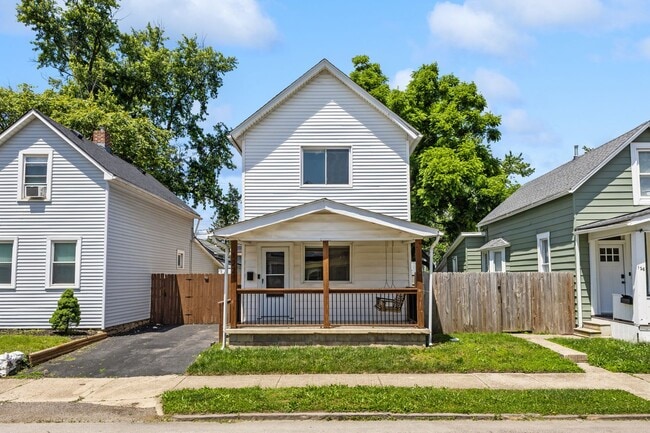 Building Photo - Charming 2-Bed, 1-Bath Home with Welcoming Front Porch – Great Columbus Location!