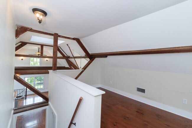 Photo - 200 Whitfield St