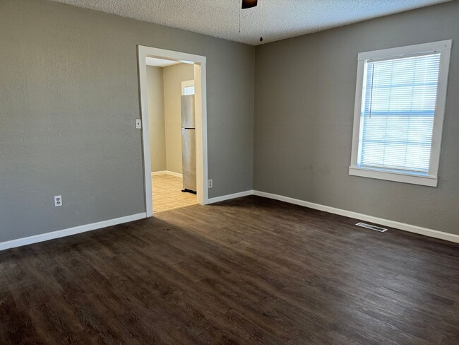 Photo - 852 N Columbia Ave