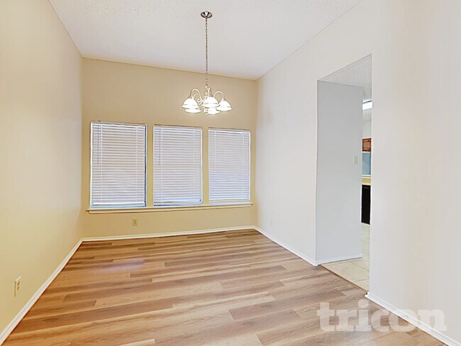 Photo - 8058 Pioneer Trail Dr