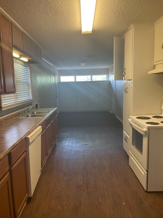 Photo - 3/2 gladewater