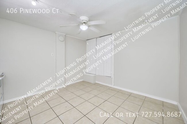 Photo - 406 Pinewood Ct