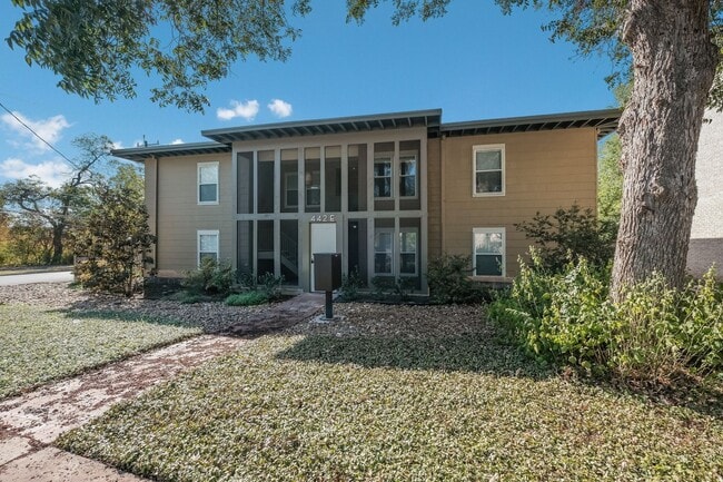 Photo - Renovated 1/1 Mid-Century Gem in Historic ... Unit C