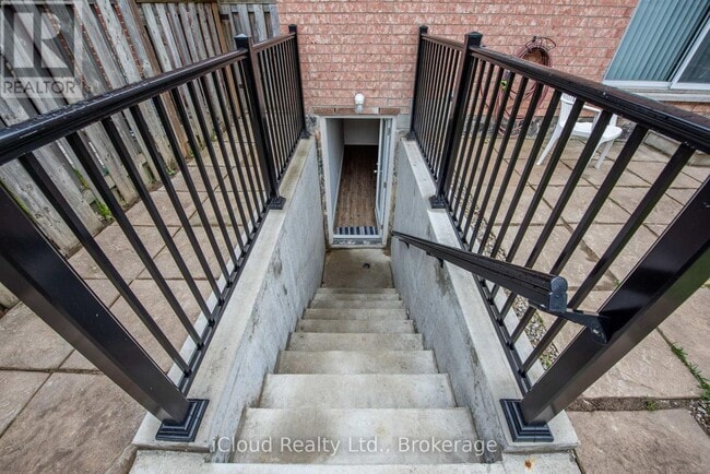 Photo - 899 Boyer Blvd