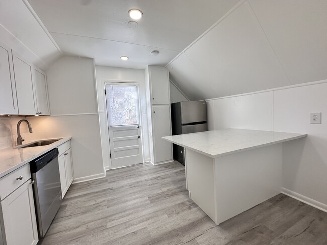 Photo - ~$1,000 OFF ONE MONTH'S RENT~ Gorgeous top-floor unit in a beautiful historic home right in the h... Unit 3