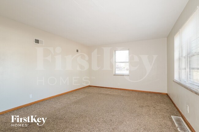 Photo - 890 Prigge Rd