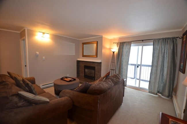 67 Peaks View Ct