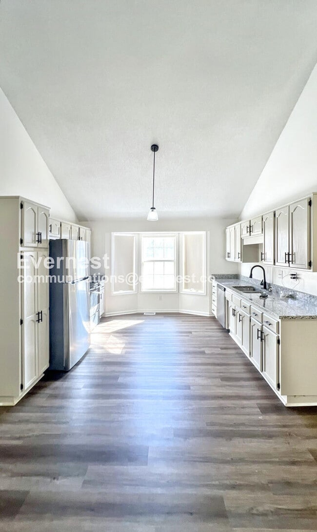 Photo - 325 Fawn Valley St